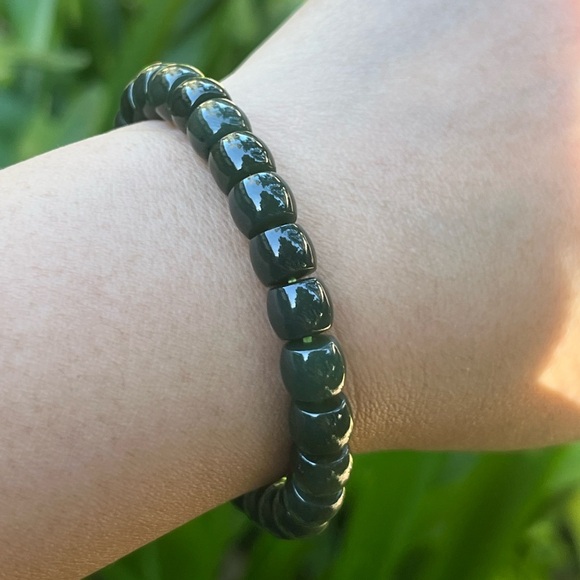 Green jade‎ stretchable bracelet - Picture 5 of 5